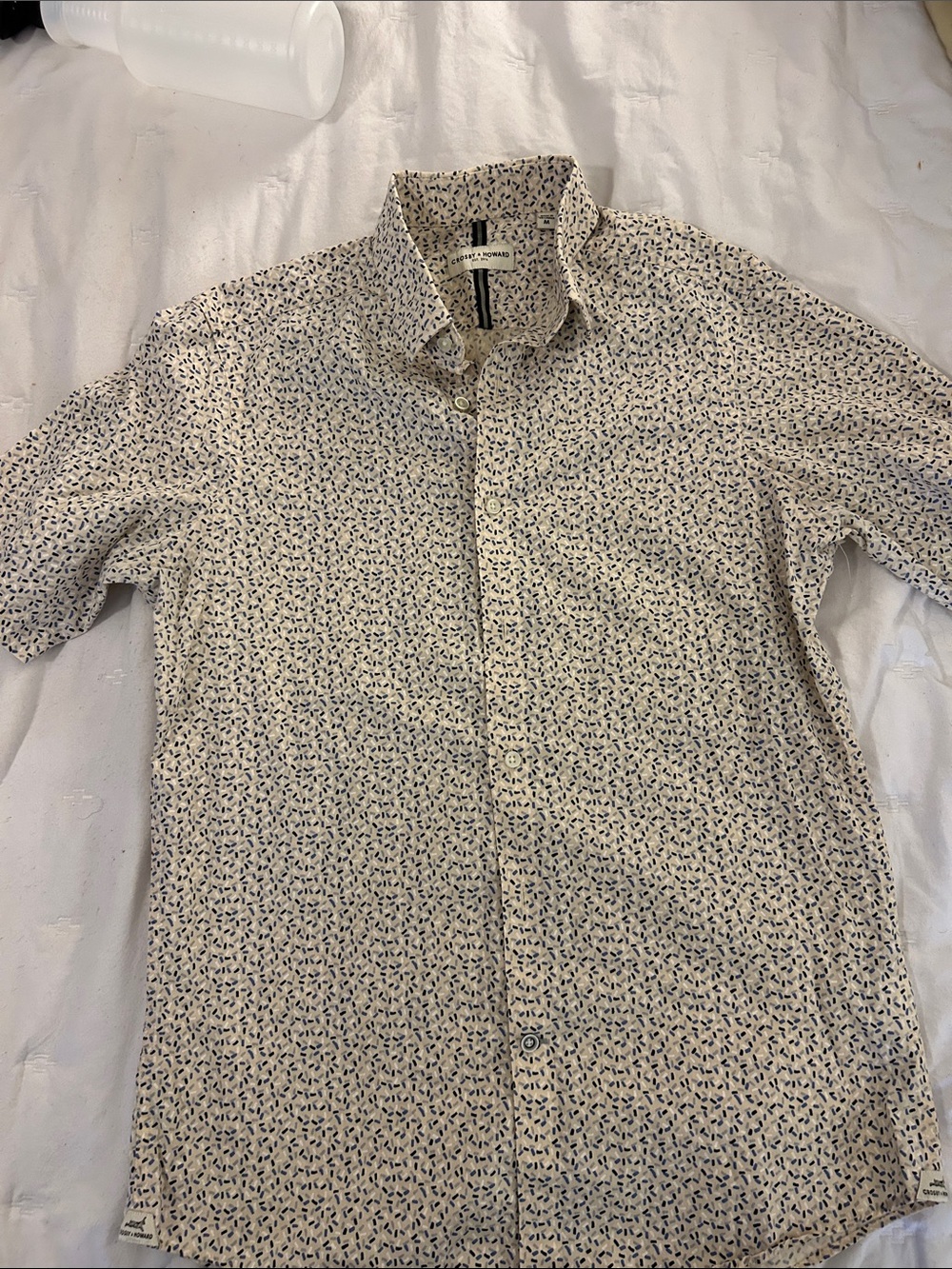 Crosby & Howard Men's Short Sleeve Button-Up Shirt in Cream with Blue Print